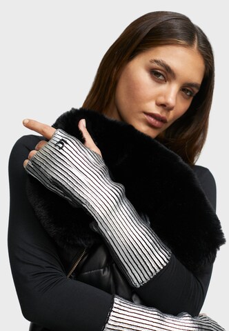 Muffole di Lola Casademunt in argento: frontale