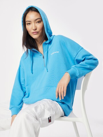 Sweat-shirt The Jogg Concept en bleu : devant