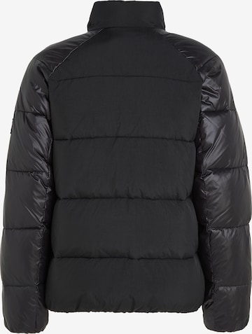 Tommy Jeans Winterjacke in Schwarz