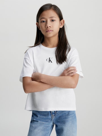 T-Shirt Calvin Klein Jeans en blanc : devant