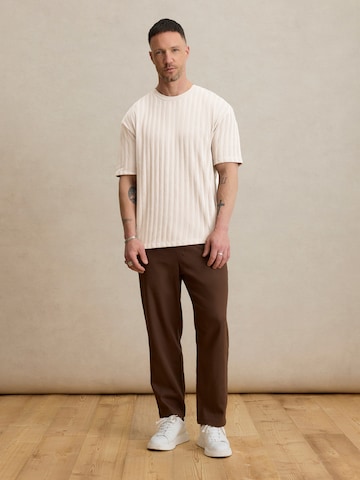 DAN FOX APPAREL Póló 'Jonte' - fehér: elől