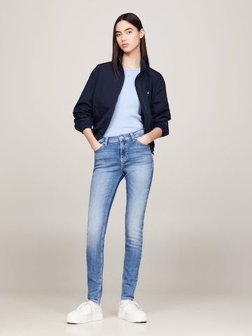 Tommy Jeans Jacke 'Essential' in Blau