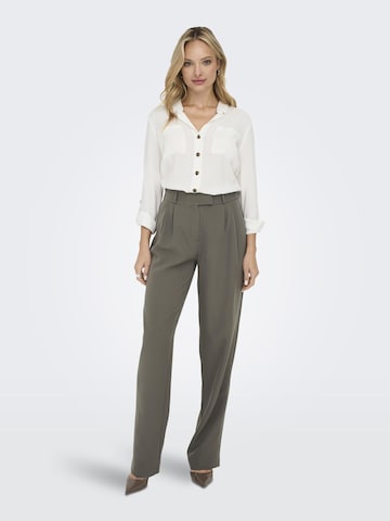 ONLY Regular Pleat-Front Pants 'Lana-Berry' in Brown