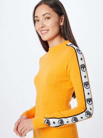 Rochie tricotat 'VESTITI' de la Chiara Ferragni pe portocaliu