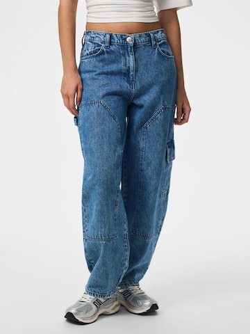 PIECES Baggy Cargo jeans 'SKY' in Blue: front