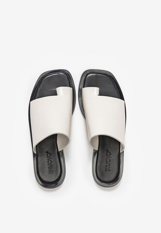 INUOVO T-bar sandals in Beige