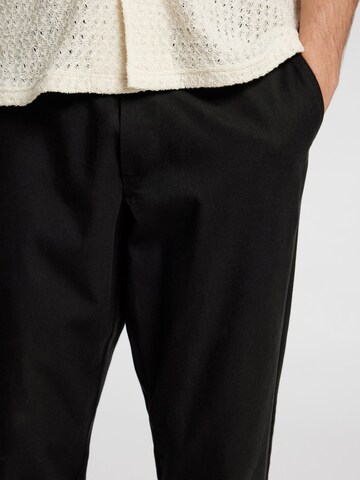 SELECTED Tapered Hose in Schwarz