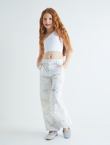 Koton Tapered Jeans in White: front