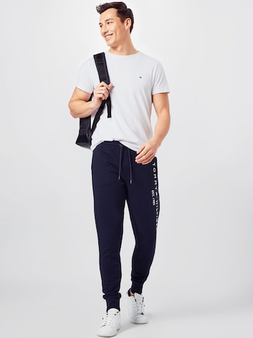 TOMMY HILFIGER Tapered Nadrág - kék