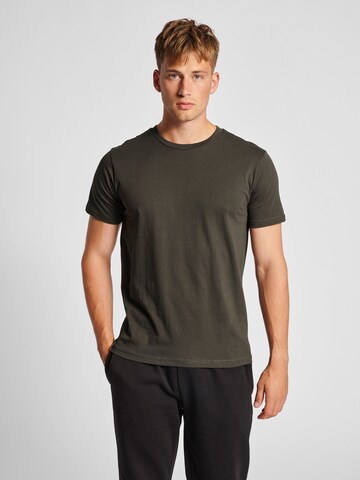 T-Shirt Hummel en gris : devant
