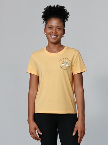 T-shirt ' Happiness is homemade ' Watapparel en jaune : devant