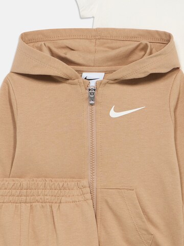 Set Nike Sportswear en beige