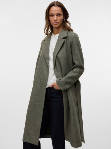 Manteau mi-saison 'VMFORTUNEAYA' VERO MODA en vert : devant
