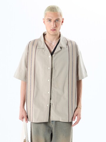 Camicia 'San Bernardino' di VAMOS CLO in beige: frontale