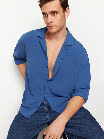 Trendyol Классический крой Рубашка в Синий