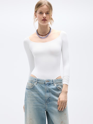 Pull&Bear Shirt body in Wit: voorkant