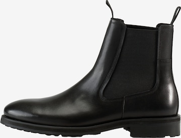 VAGABOND SHOEMAKERS Chelsea-saapad 'BRIAN', värv must: eest vaates