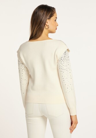 faina Sweater in White