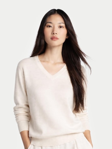 GOBI Cashmere Trui 'Women's Essential Cashmere V-Neck Sweater' in Wit