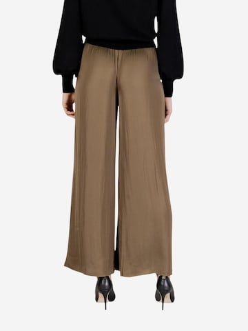 Wide leg Pantaloni '261-PWENDA' di Morgan De Toi in verde