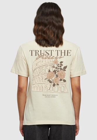 T-shirt 'Trust The Process' Miss Tee en beige