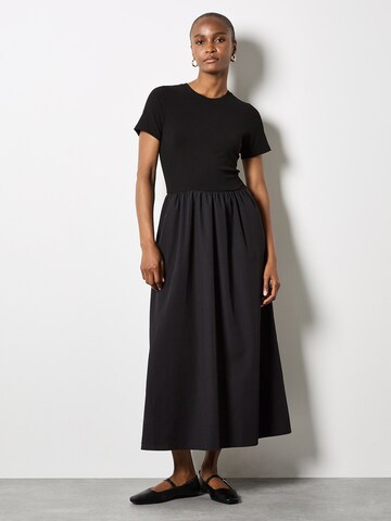 Robe ' ' Apricot en noir : devant