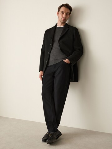 Next Mantel 'Epsom' in Schwarz