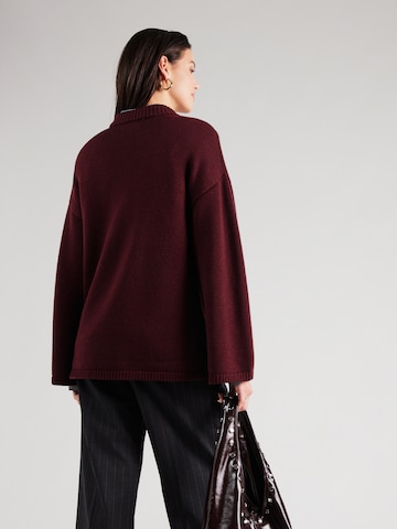 Pulover de la & Other Stories pe roșu