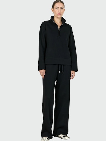 Levete Room Svetr 'NUKA 14' – černá