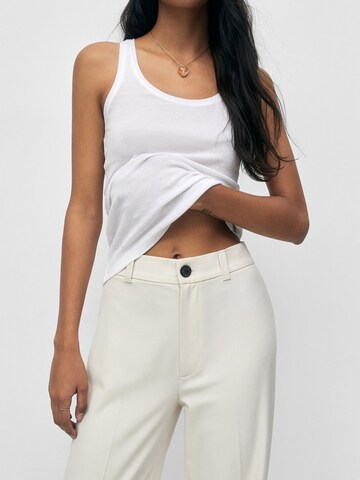 Pull&Bear Regular Trousers with creases in White