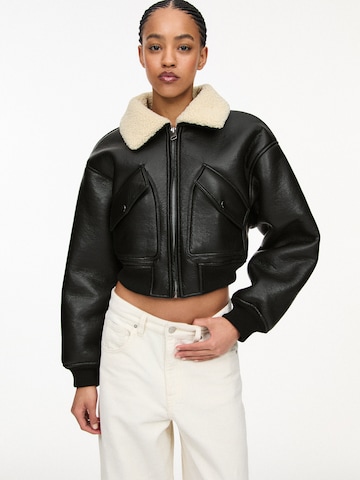 Pull&Bear Jacke in Schwarz: Vorderseite