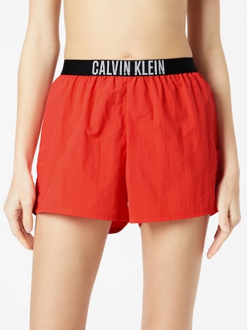 Calvin Klein Swimwear - Calções de banho em vermelho: frente