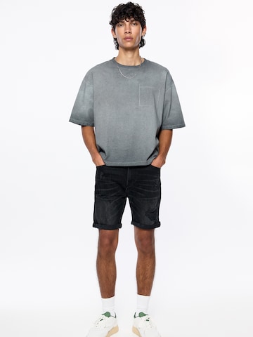 Pull&Bear Regular Jeans in Black