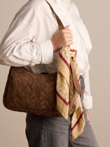 MANFIELD Umhängetasche in Braun