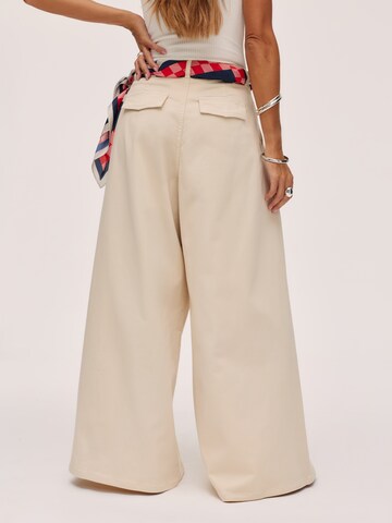 Kamila Šikl Wide leg Jeans in White