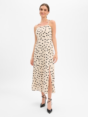 Marie Lund Jurk in Beige: voorkant