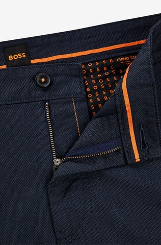 BOSS Tapered Chino in Blauw