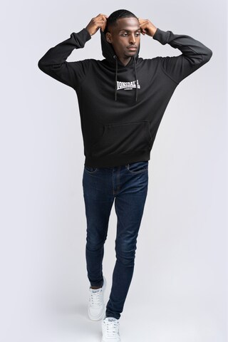 Sweat-shirt 'Beetham' LONSDALE en noir