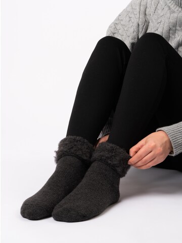 Occulto Socks 'Thermo Yuki' in Grey