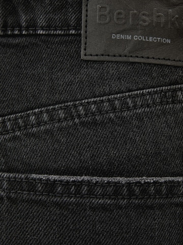 regular Jeans di Bershka in nero