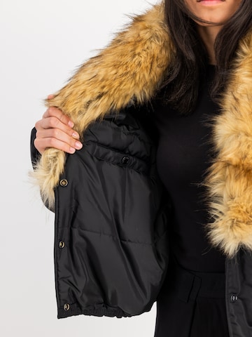 ALPHA INDUSTRIES Overgangsjakke i sort