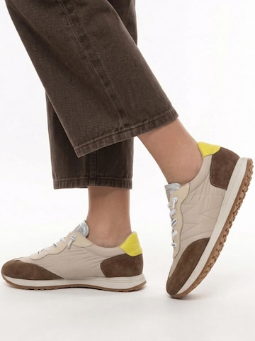 Wonders Sneakers in Beige