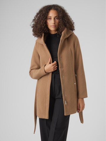 Manteau mi-saison VERO MODA en marron : devant