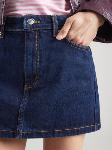 TOPSHOP - Falda en azul