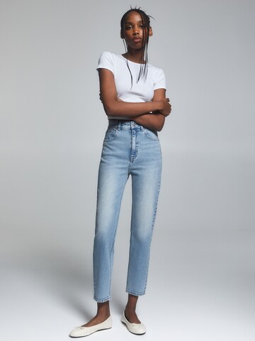 Pull&Bear Regular Jeans in Blue: front