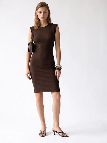 MixRay Jurk in Bruin: voorkant