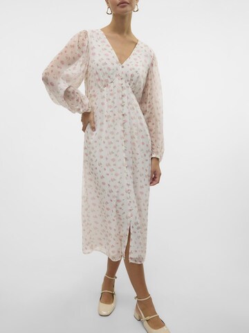 Robe-chemise 'VMSmilla' VERO MODA en blanc : devant