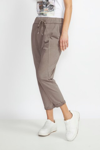 Tapered Pantaloni modello harem 'Beky' di Cream in verde: frontale