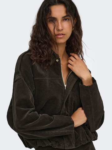 ONLY - Chaqueta de entretiempo 'ONLMOON-FLORA' en marrón