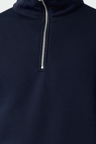 Trendyol Sweatshirt i blå